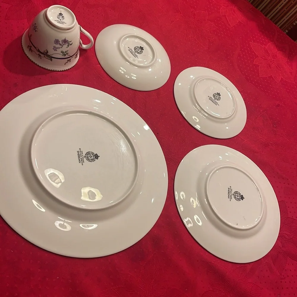 Rare Vintage 1992 Royal Worcester Dinnerware 5 piece set  Sheridan